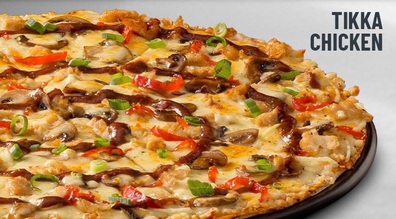 Tikka Chicken pizza - Chicken, mushroom, sweet bell pepper, onion, Tikka sauce, spring onion